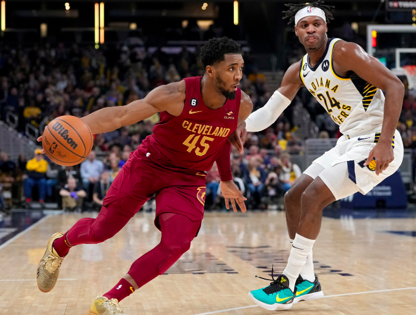  步行者哈利伯顿三双率队终结骑士连胜  